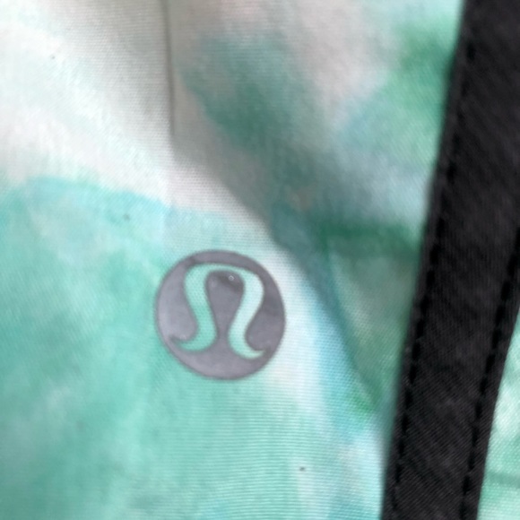 Lululemon tracks size 8 - Picture 4 of 4